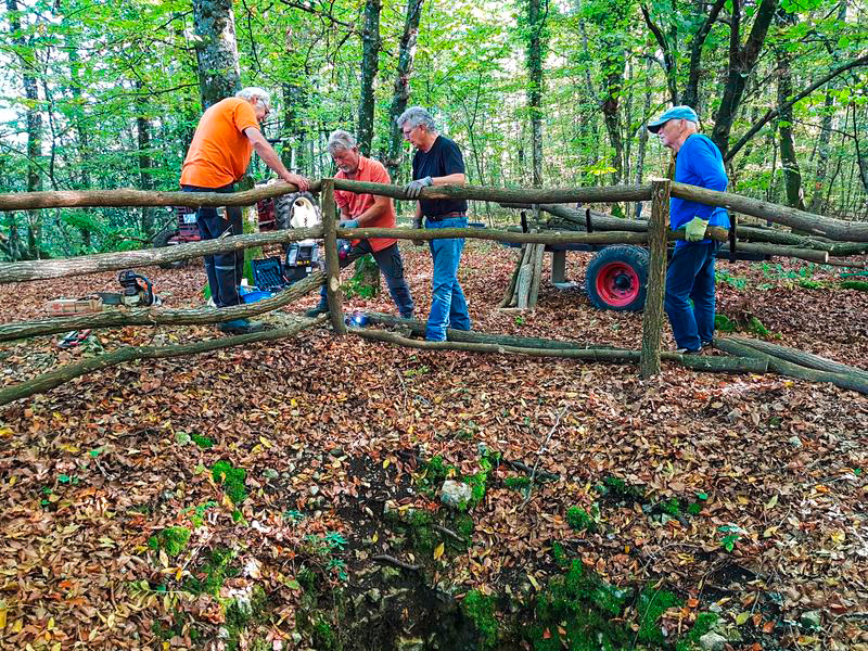 Neues Geländer auf der Mauerhalde