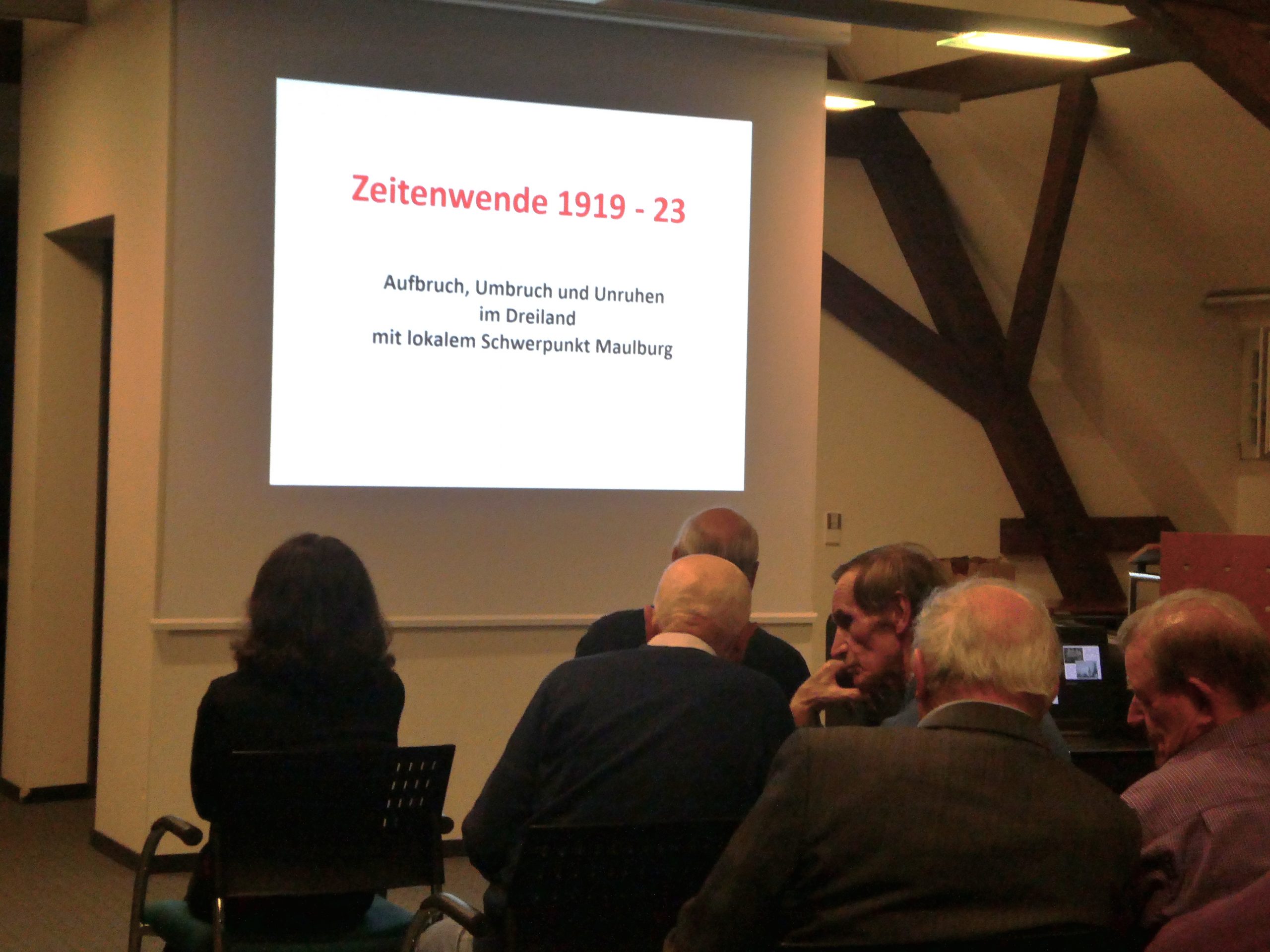 Vortrag von Hubert Bernnat zur Zeitenwende